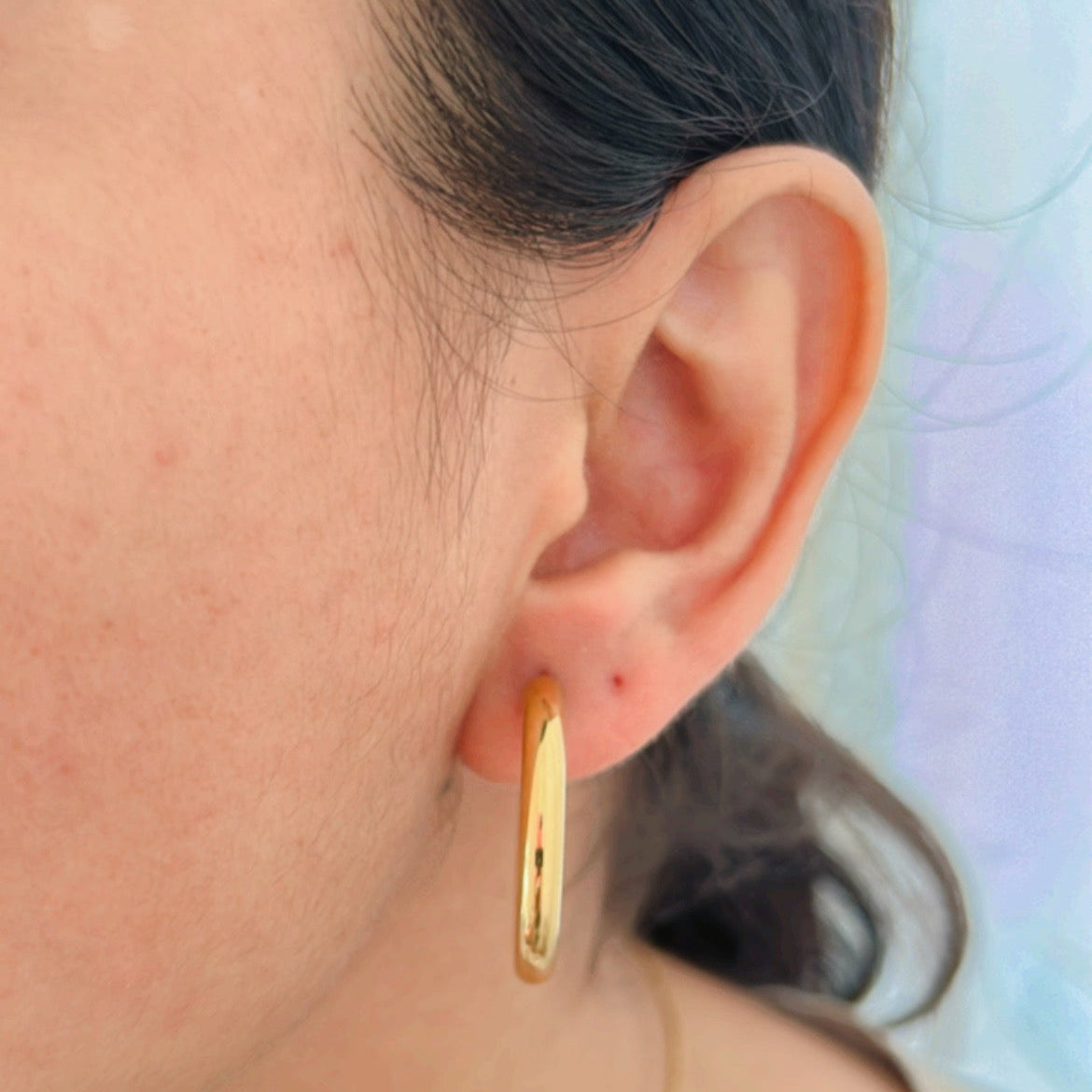 Chic Gold Circle Hoops