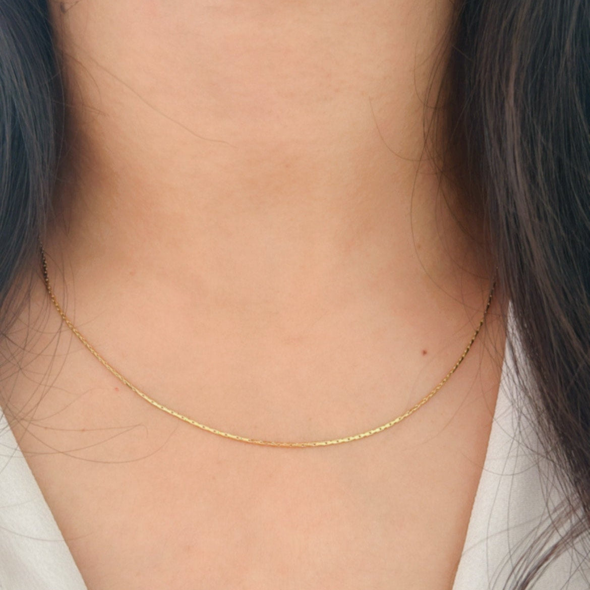 Minimal Glow Chain