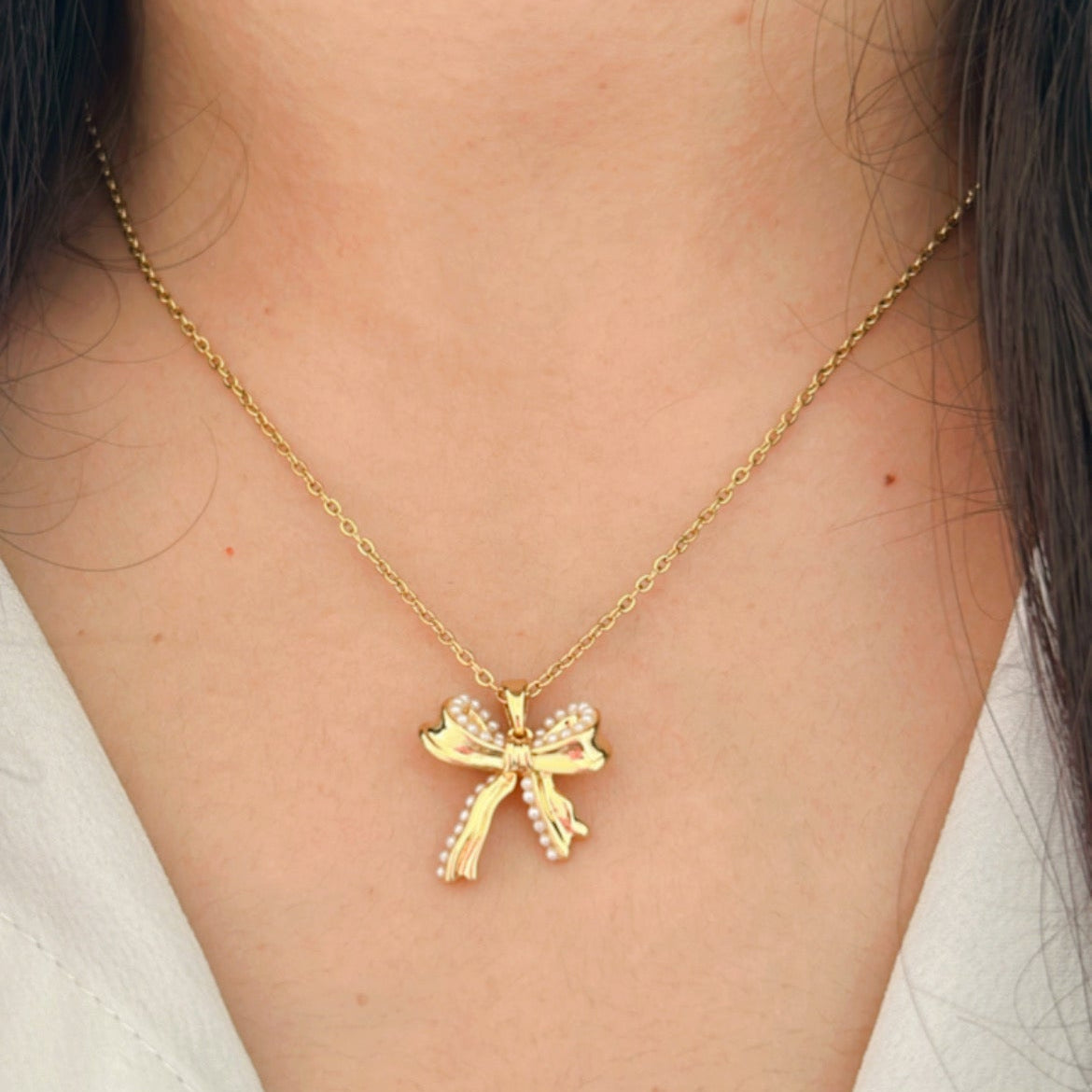 Pearly Bow Necklace