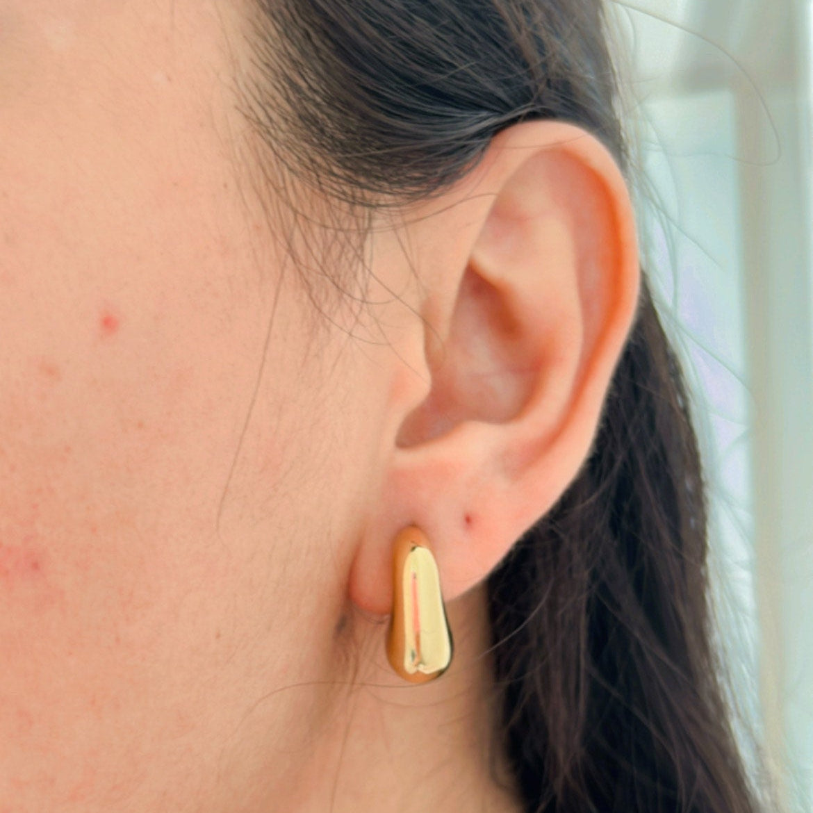 Bold Aura Earings