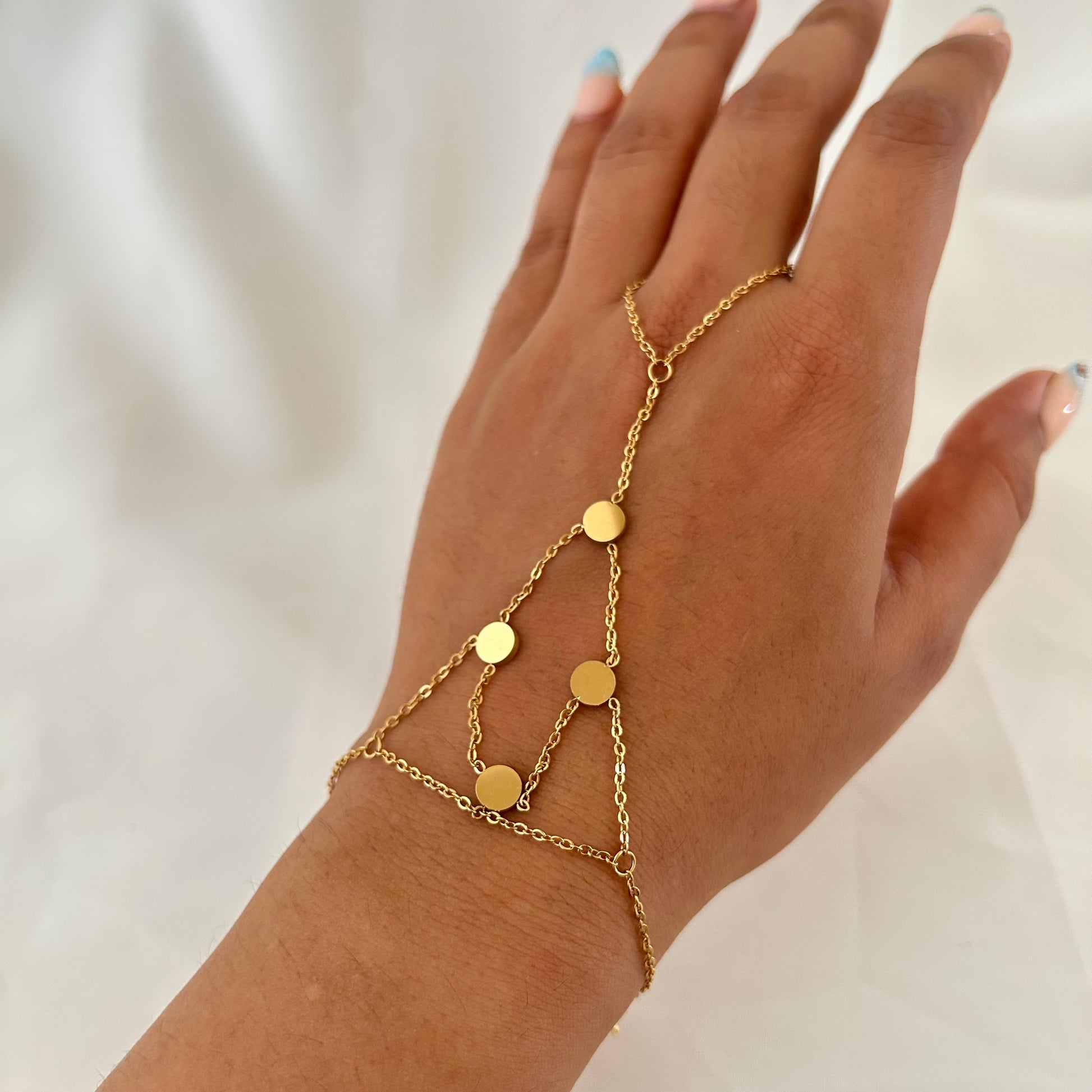 Hand Chain - I