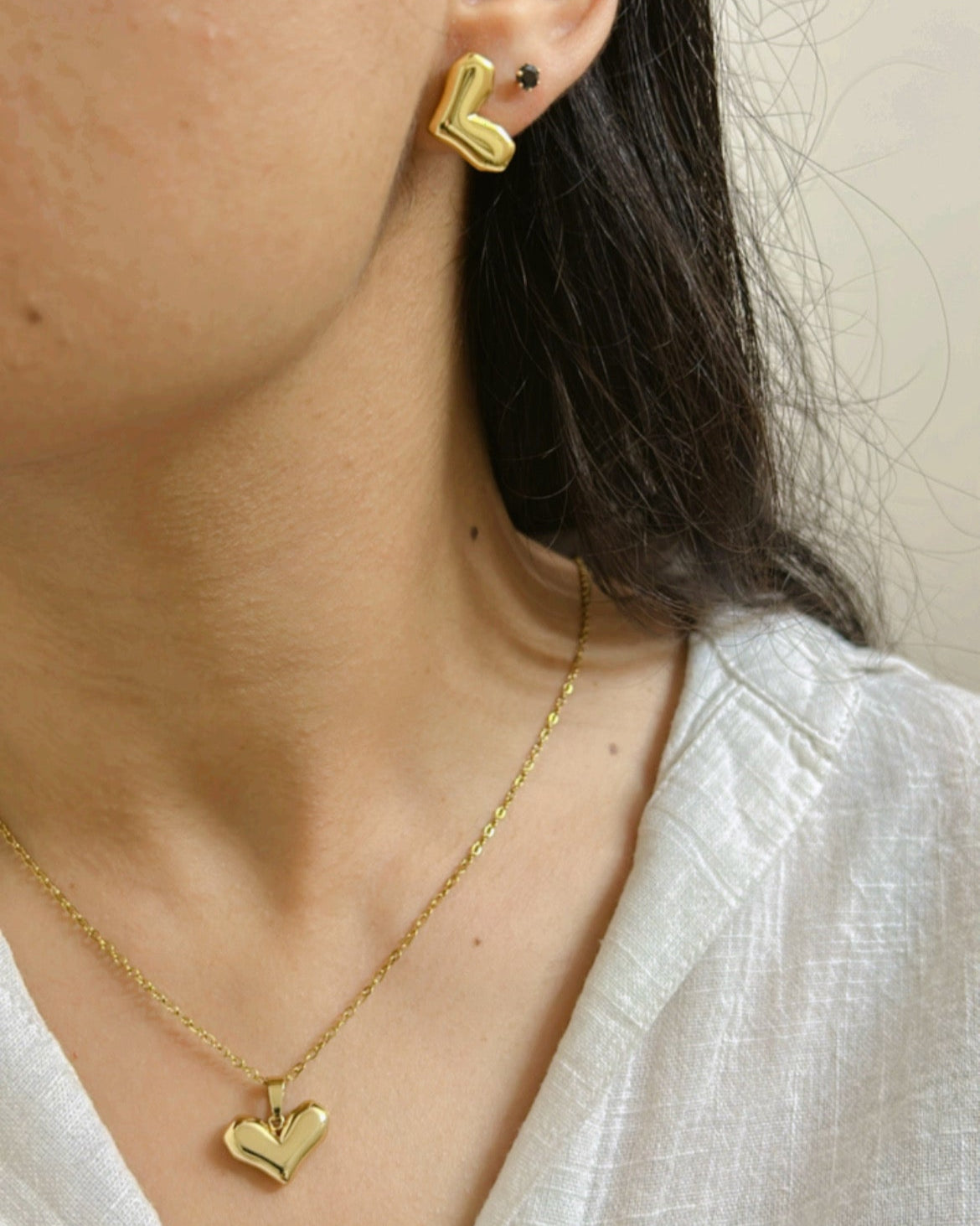 Heart Set wearing image 