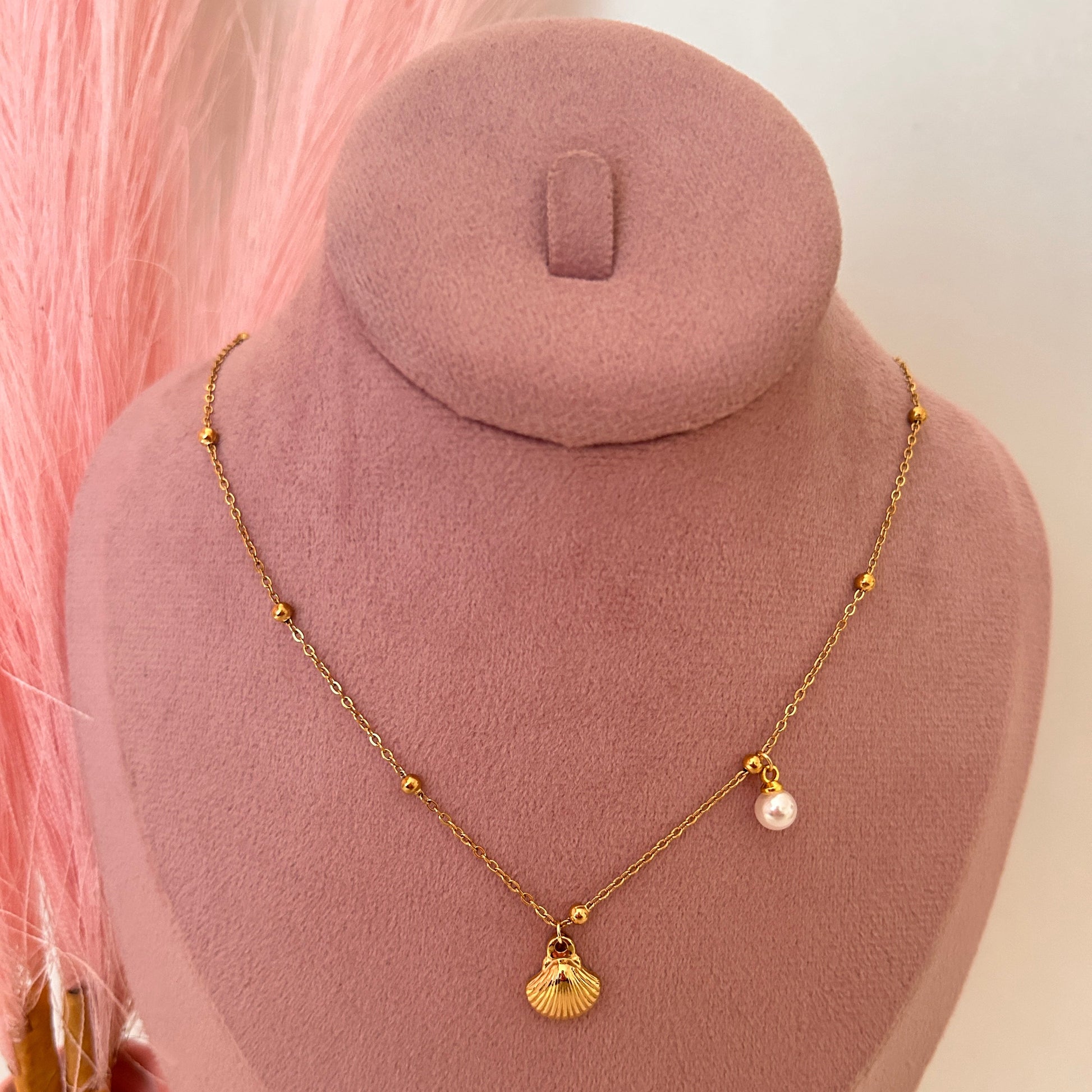 Sleek Shell Pearl Necklace