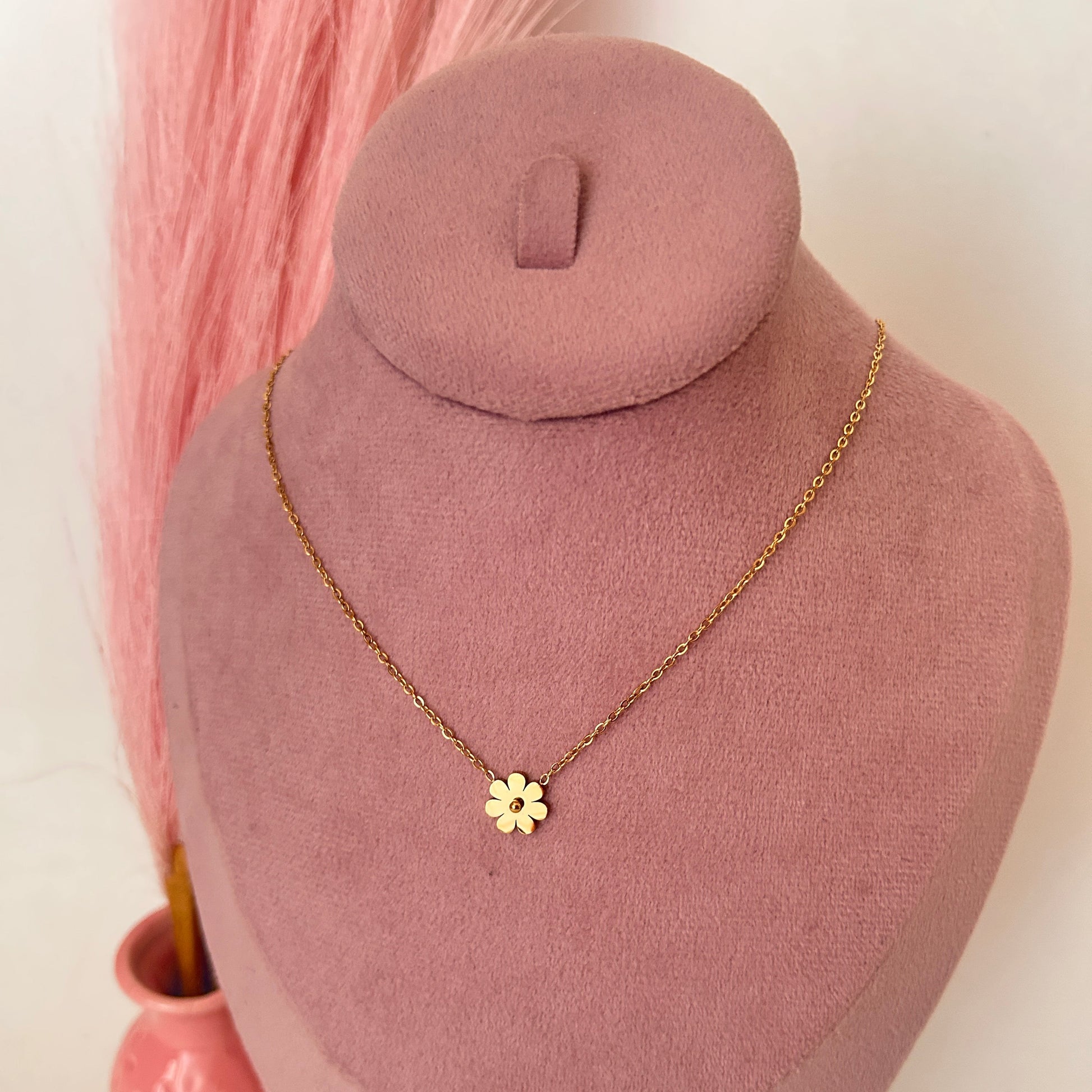 Petite Daisy Necklace