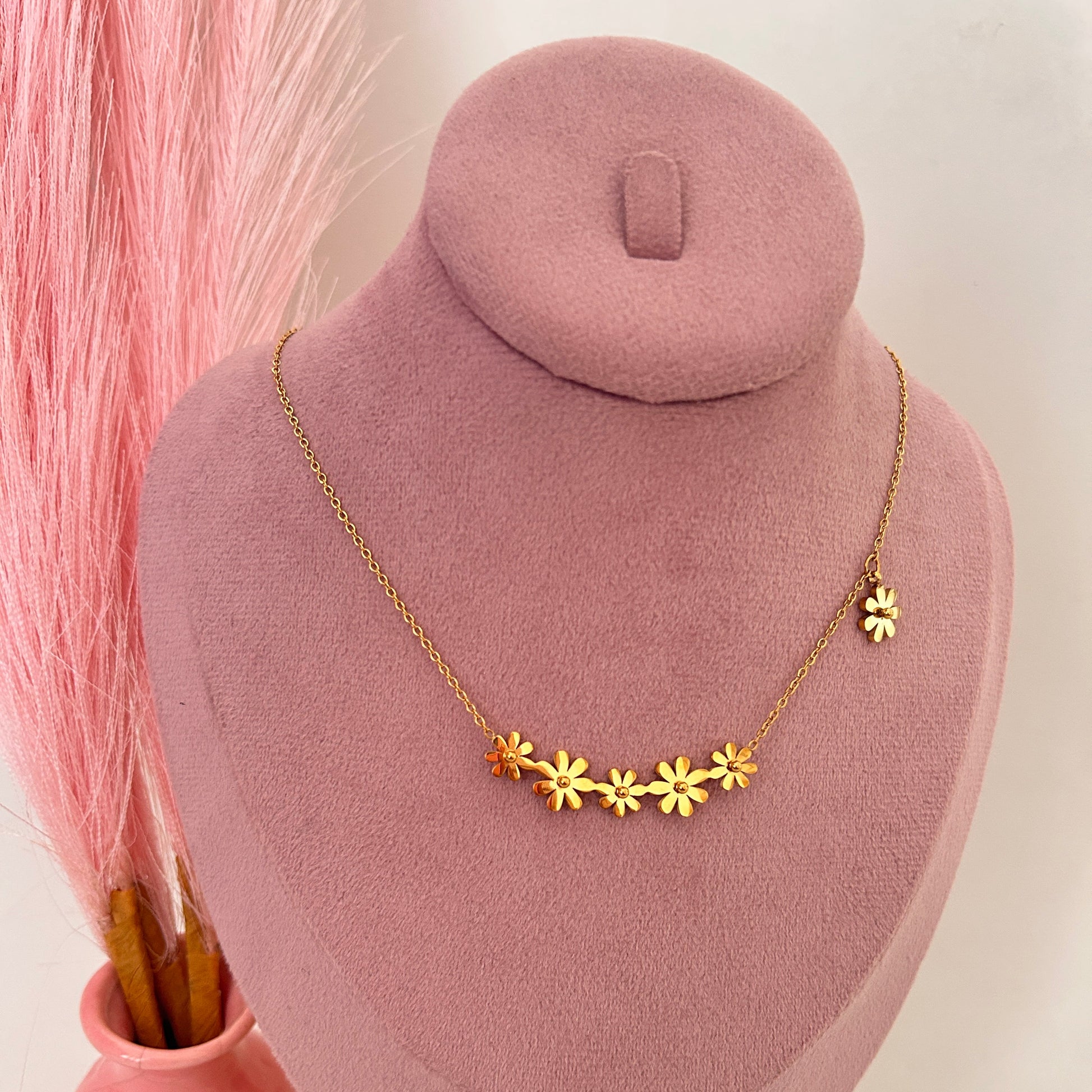 Daisy Line Necklace