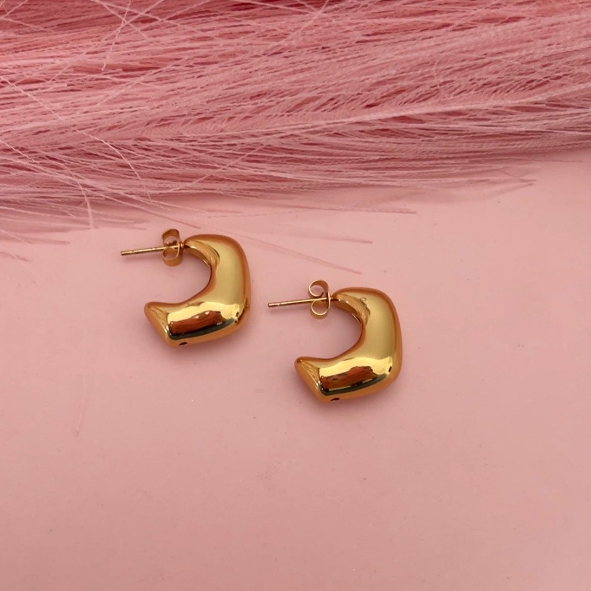 Bold Aura Earings