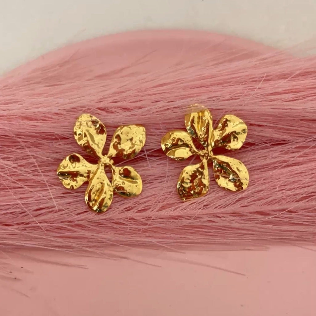 Luxe Flora Stus Earings