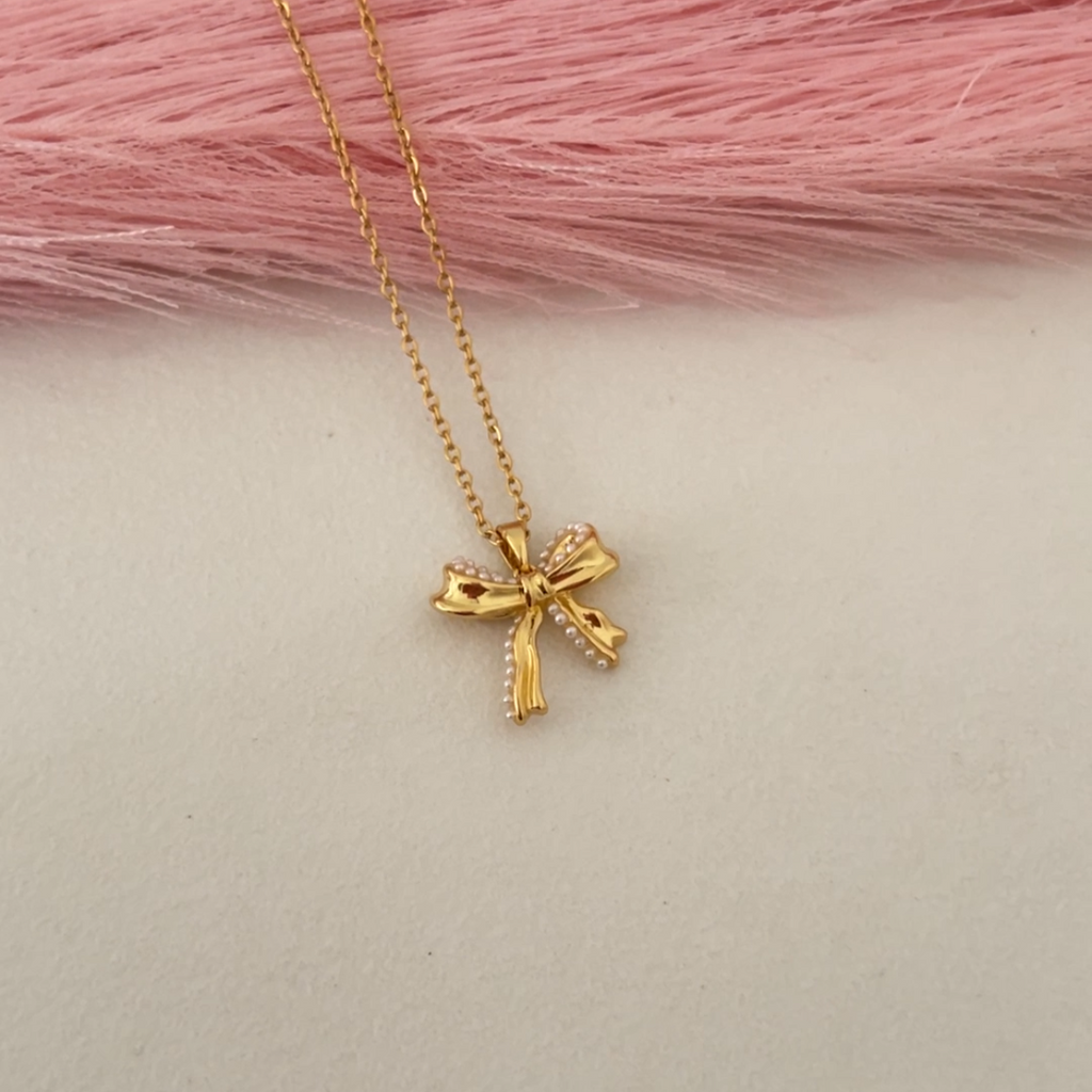 Pearly Bow Necklace