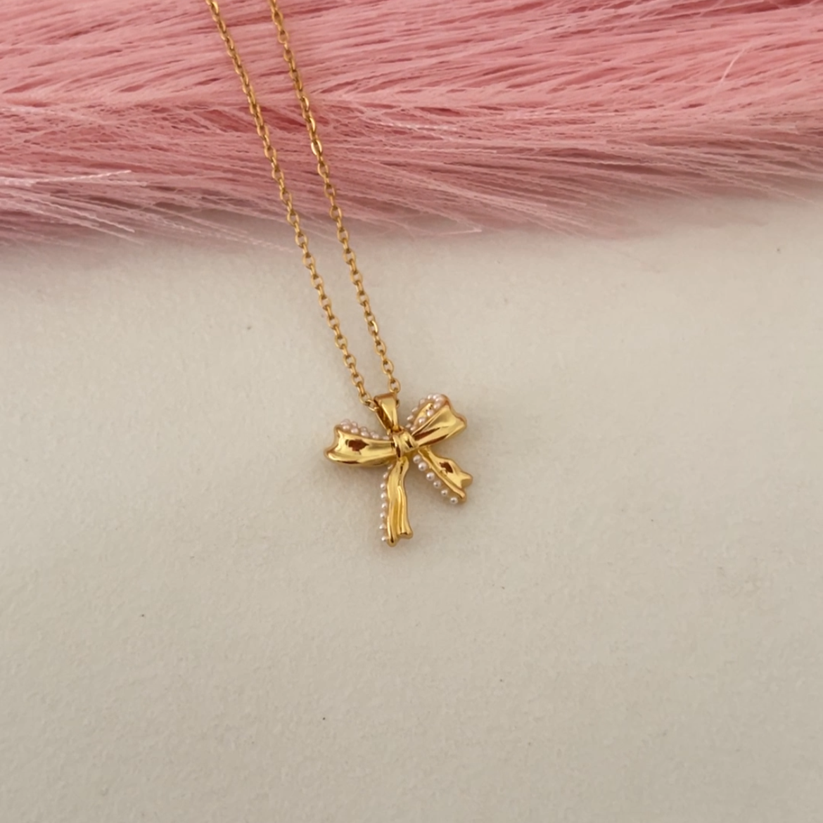 Pearly Bow Necklace