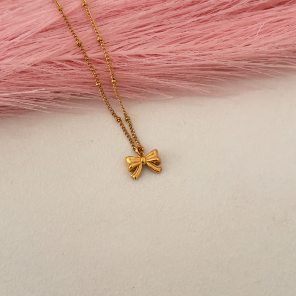 Tinny Bow Necklace