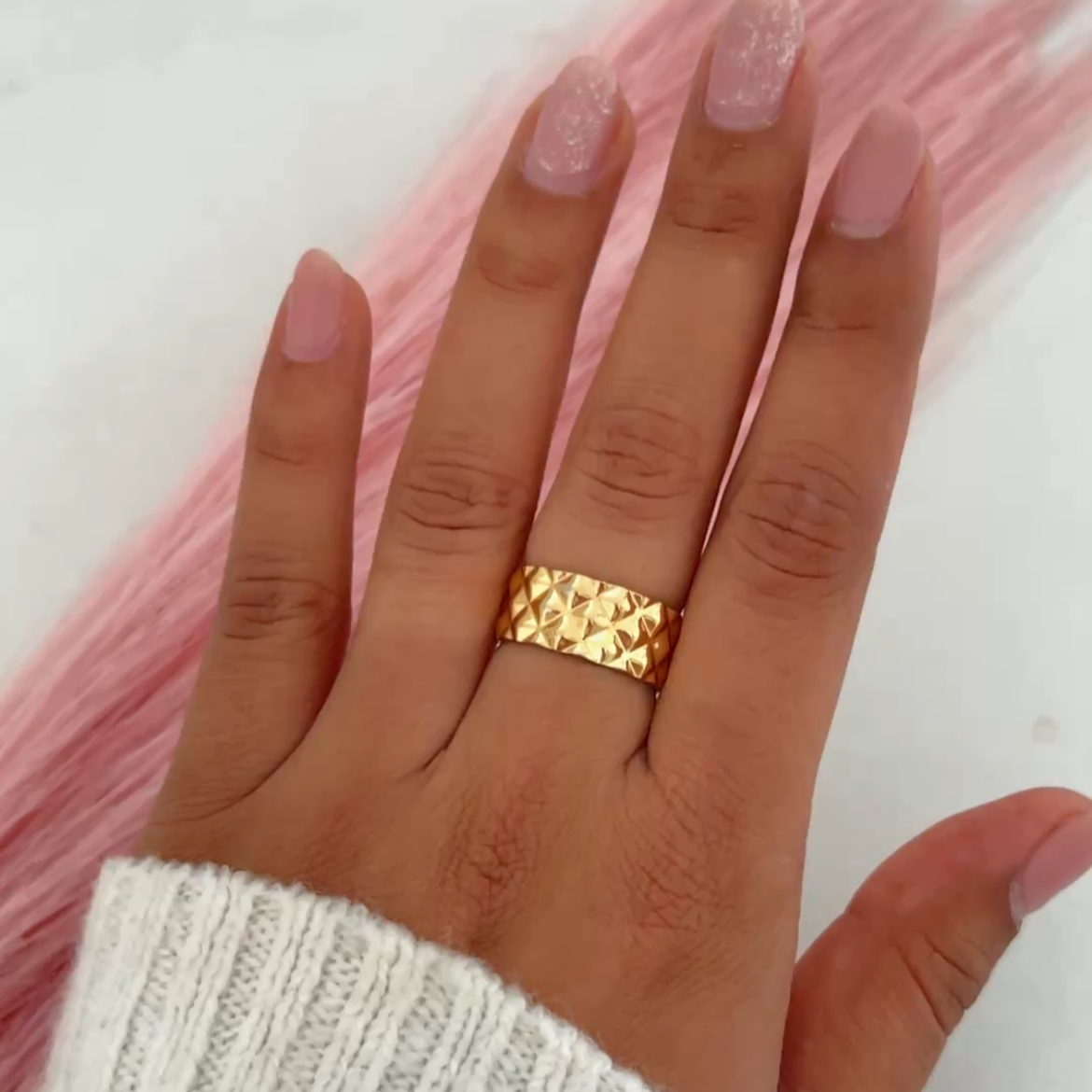 Regal Bold Band Ring