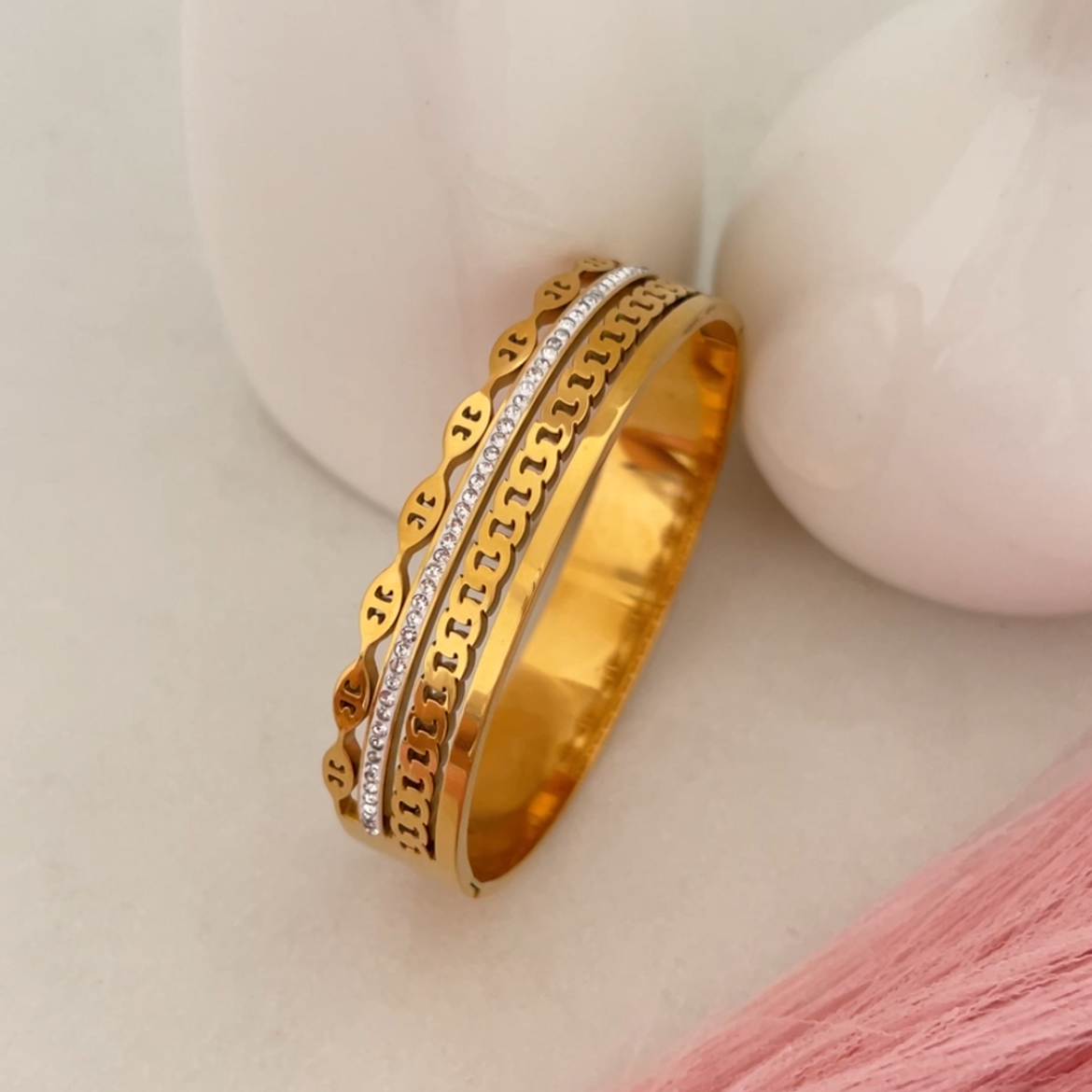 Fourfold Glow Bangle Bracelet