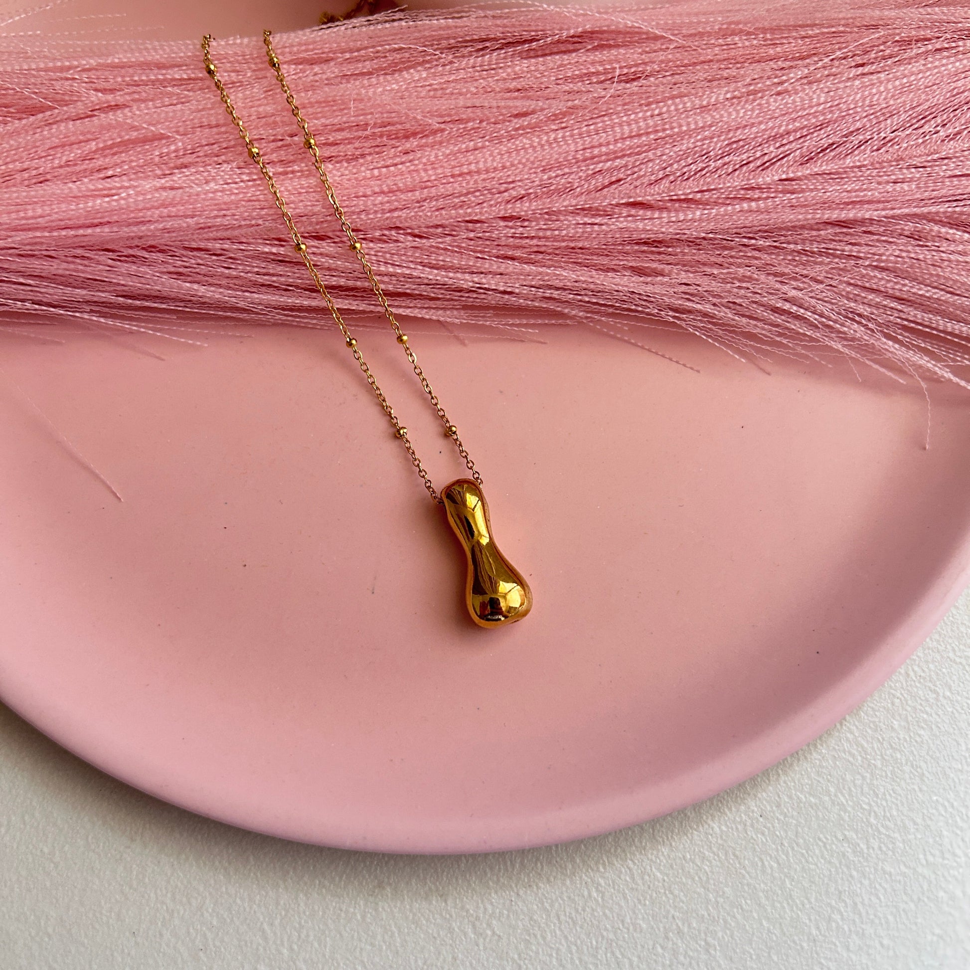Bubble Initial I Necklace