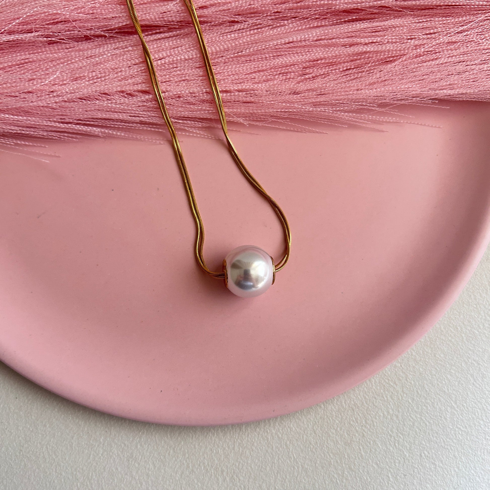 Grand Pearl Necklace