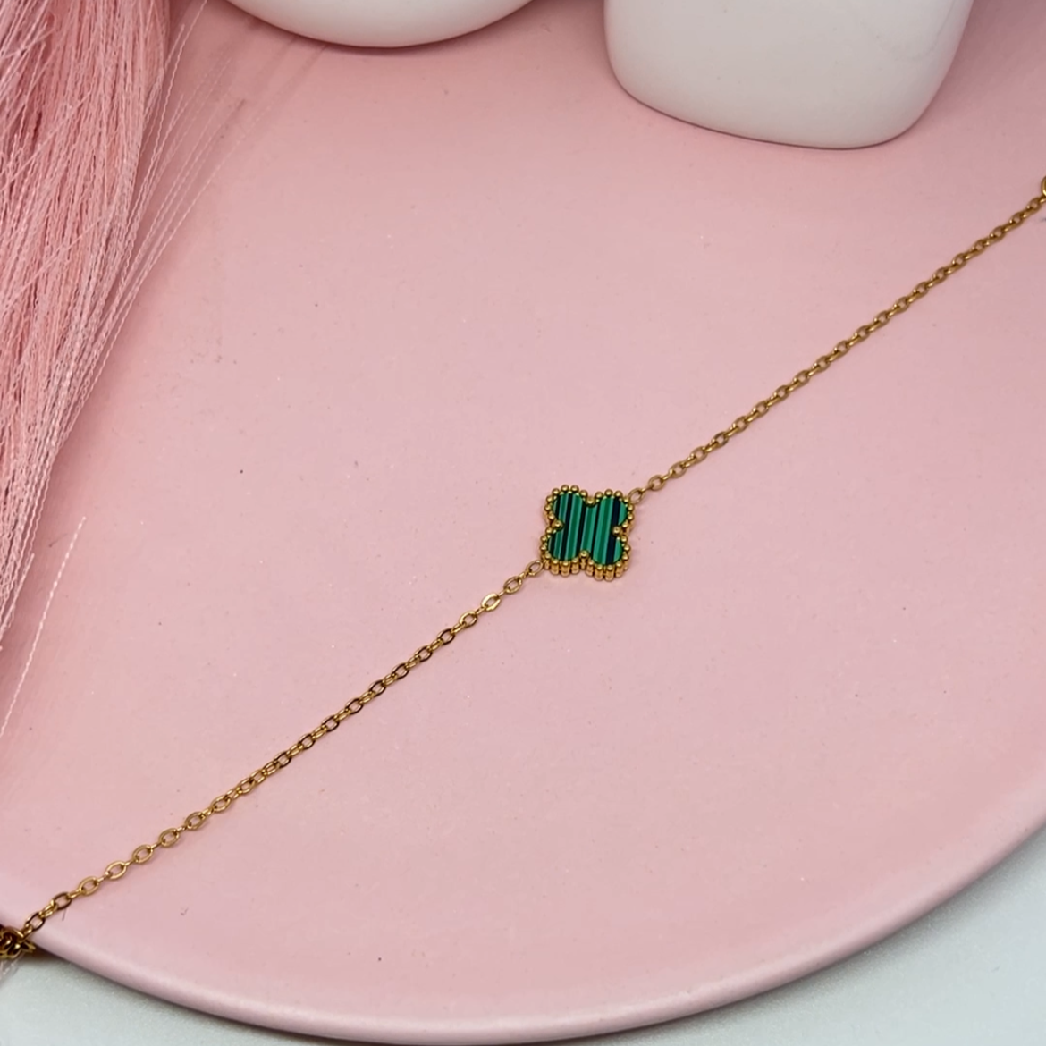 Single Green Clover Bracelet