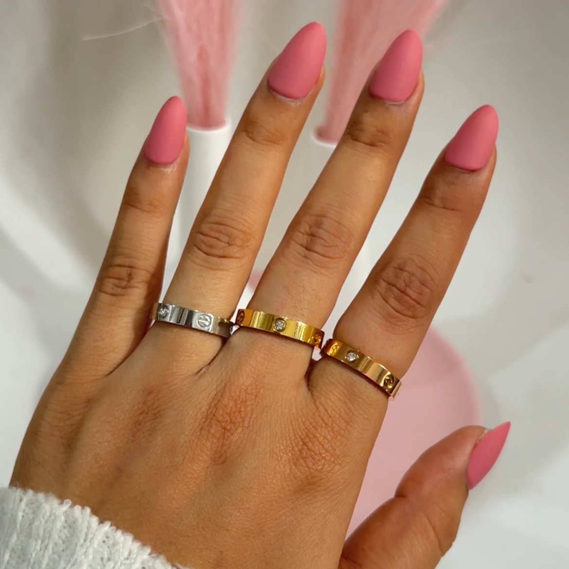 Rosegold Studded Love Band Ring