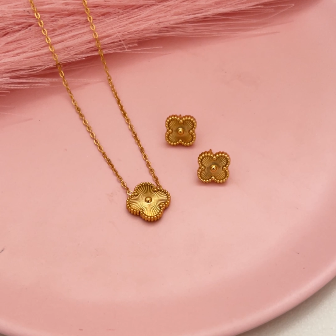 Golden Clover Necklace with Earings