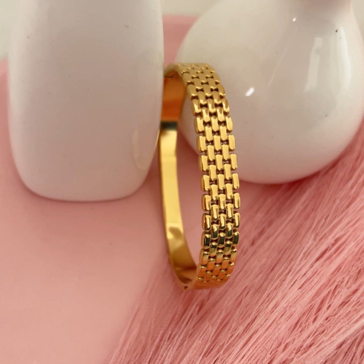 Subtle Bond Bracelet
