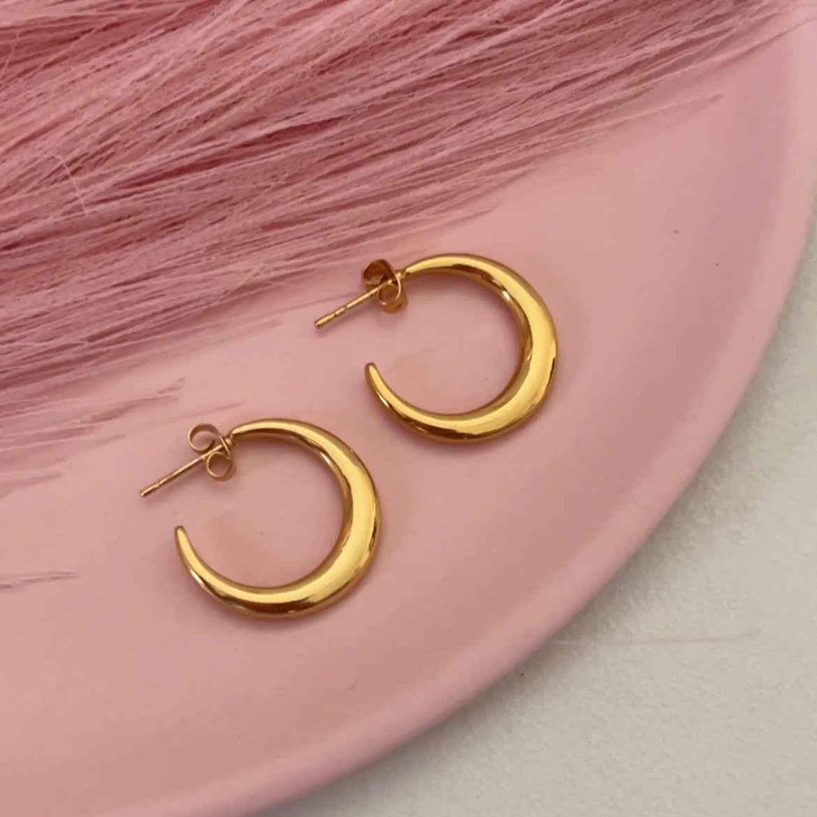 Circle Luxe Hoops