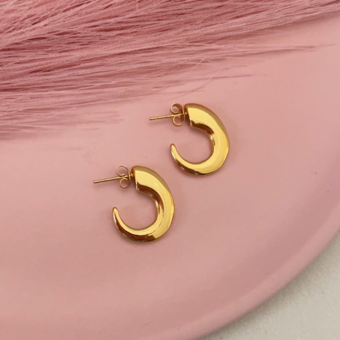 Moon Curve Hoops