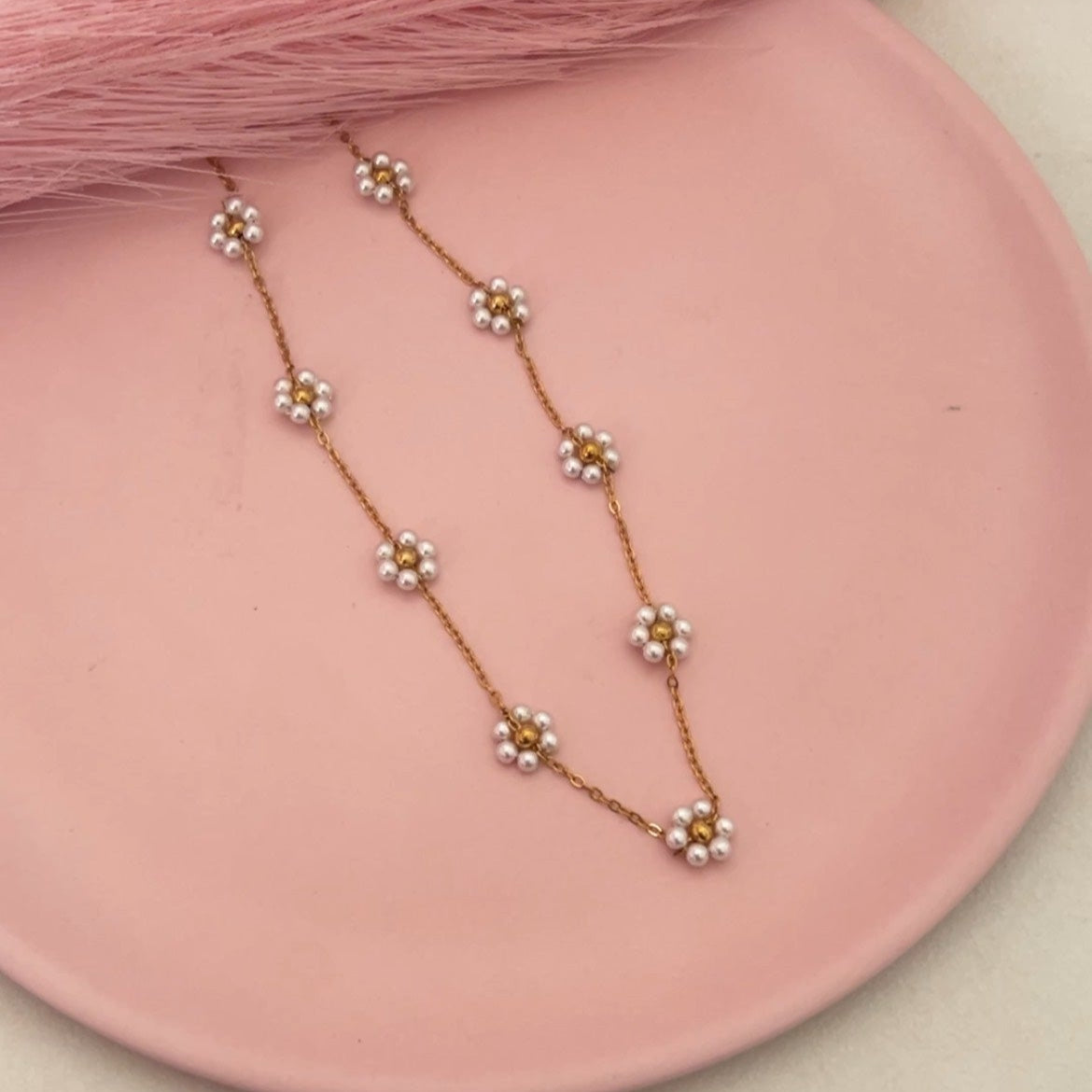 Bloom Line Necklace