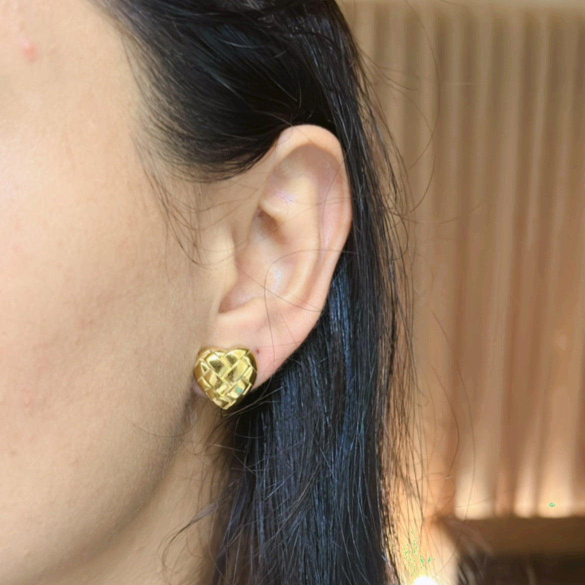 Small heart stud earings